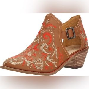 Kelsi Dagger Brooklyn Kline Bootie size 8